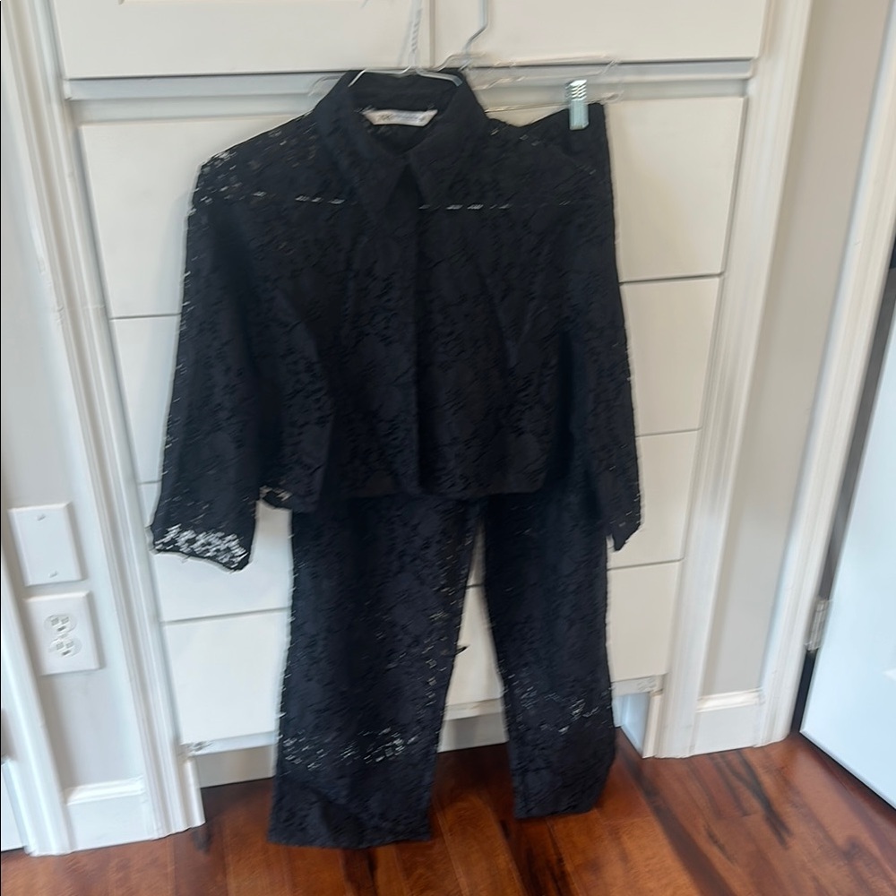 Zara Black Lace Pants and Top Set comes with shorts lining